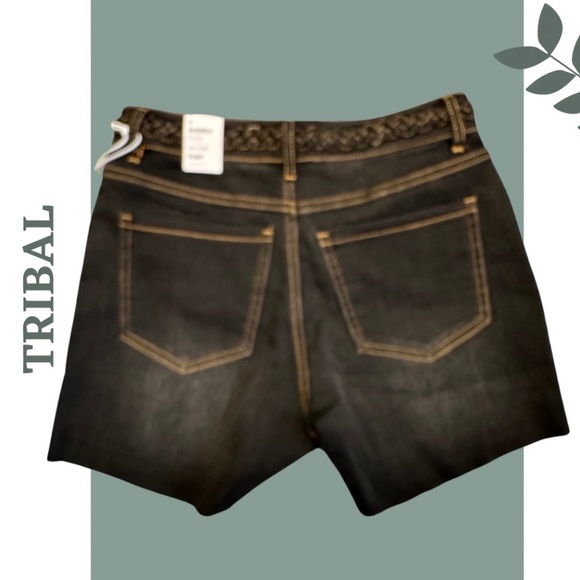 Tribal Jeans Audrey Mide Rise 5” Length Black Denim Shorts Raw Hem - Picture 4 of 8